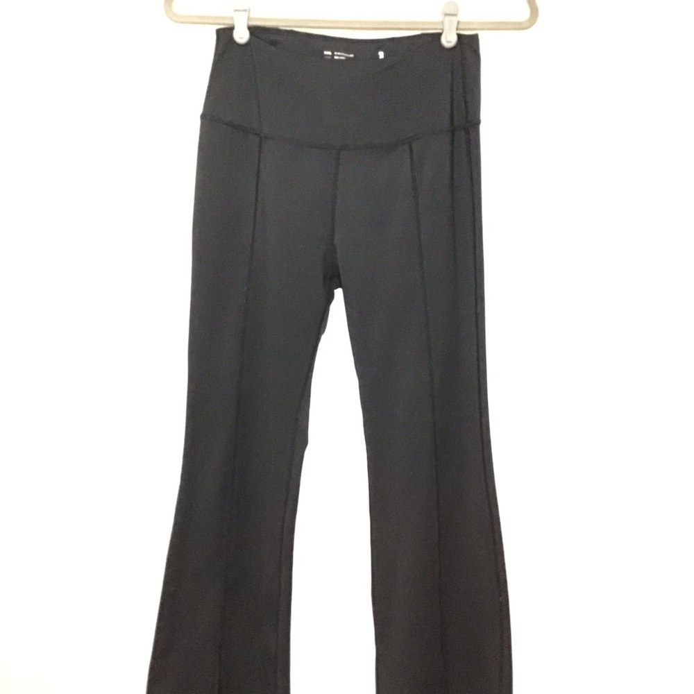 RSQ Black Slit Front Flare Active/Yoga Pants.  Size Medium